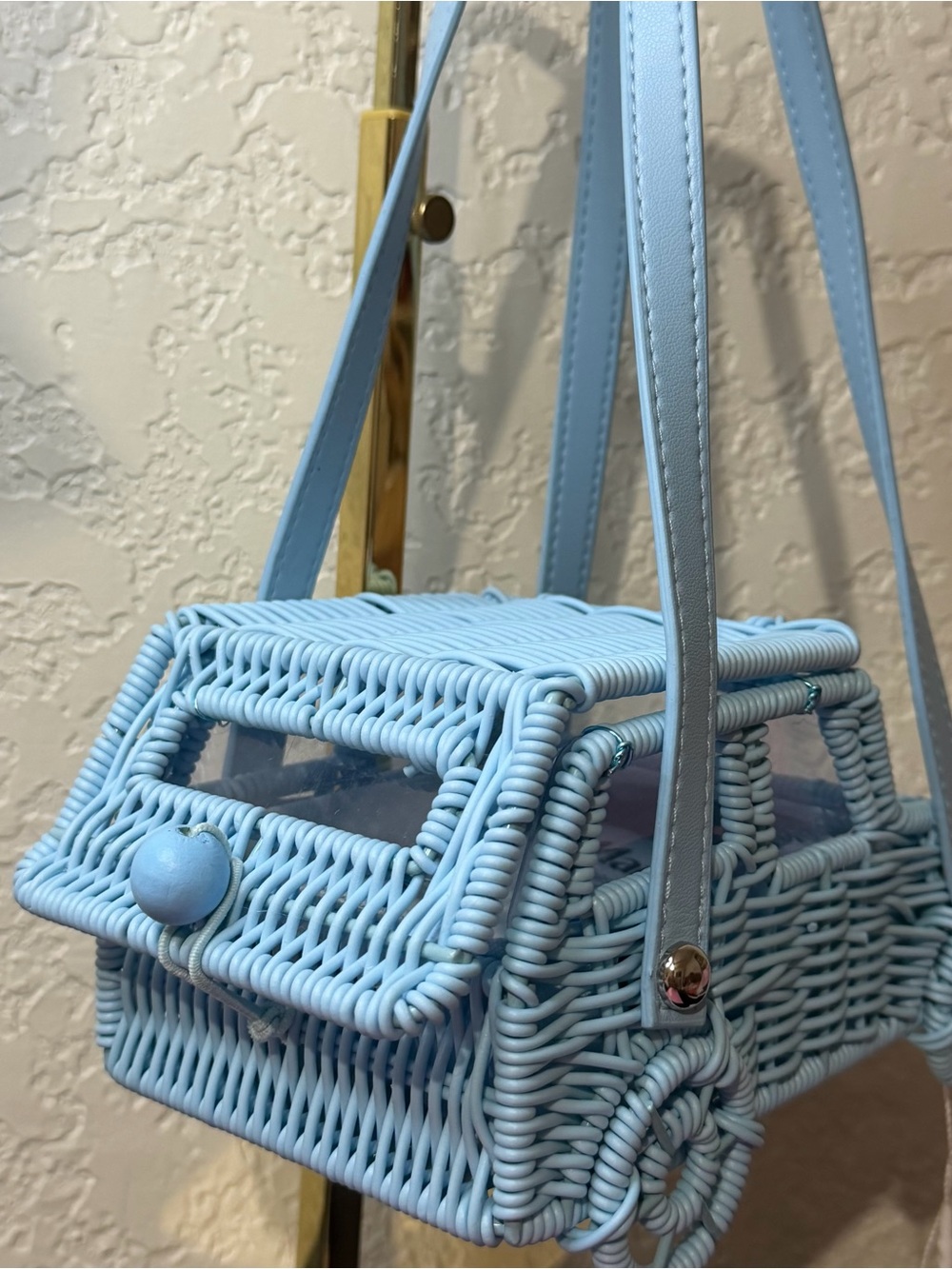 Tommy Bahama Light Blue Wicker Car-Shaped Shoulder Bag - Picture 3 of 3